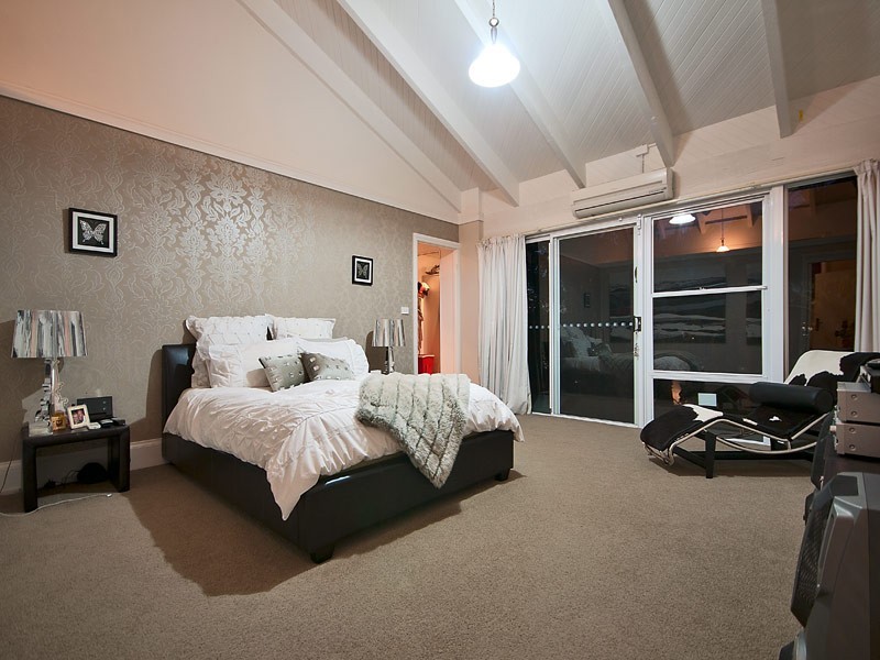 2 Platypus Avenue, Sorrento QLD 4217