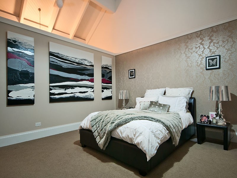 2 Platypus Avenue, Sorrento QLD 4217