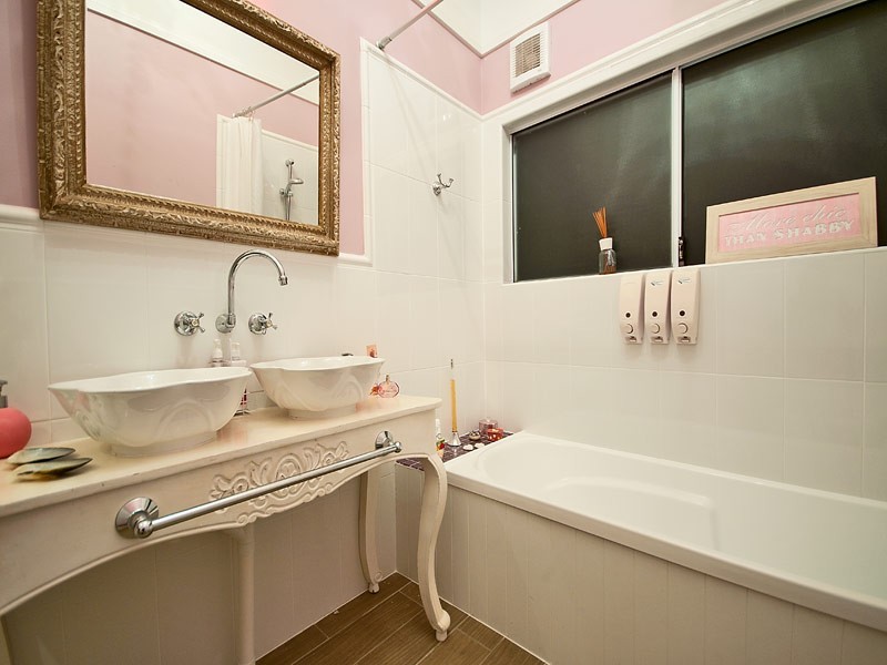 2 Platypus Avenue, Sorrento QLD 4217