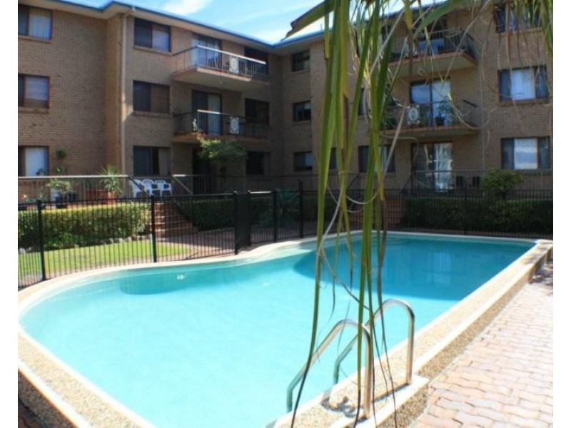7/27 Armrick Avenue, Broadbeach QLD 4218