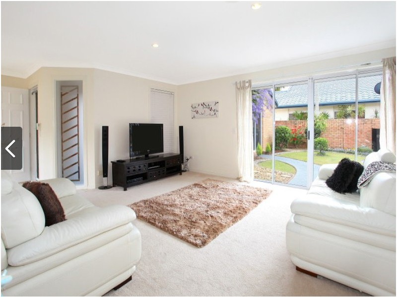 10 Antigua Way, Clear Island Waters QLD 4226