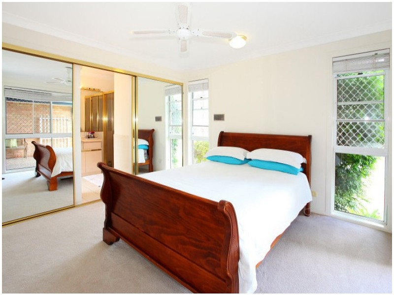 10 Antigua Way, Clear Island Waters QLD 4226