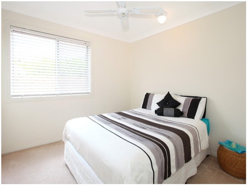 10 Antigua Way, Clear Island Waters QLD 4226