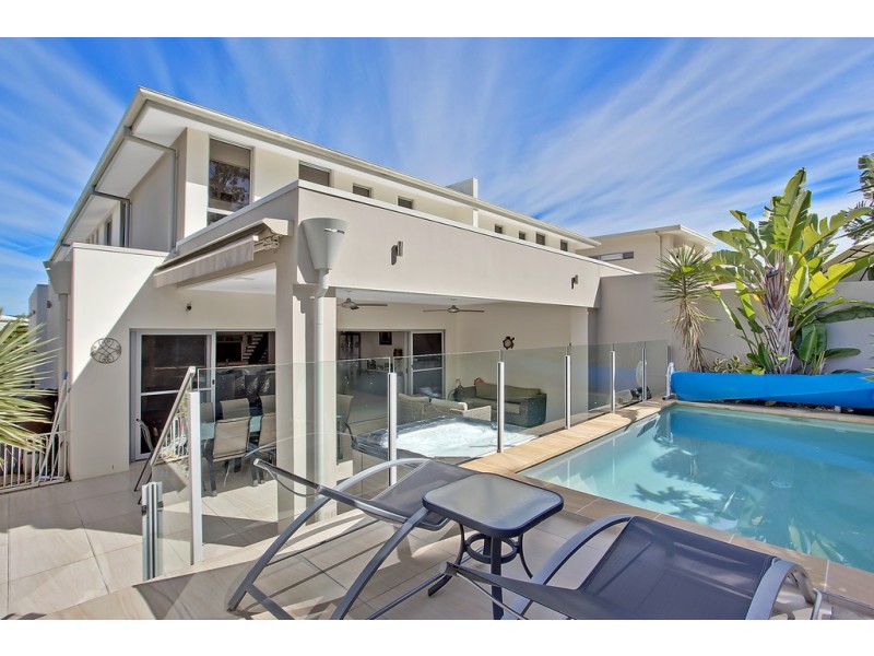 8002B Vista Drive, Benowa QLD 4217