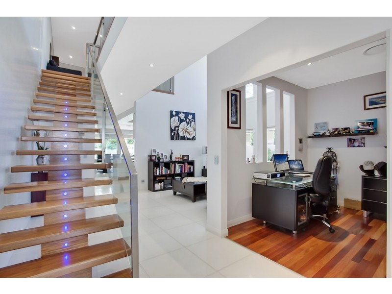 8002B Vista Drive, Benowa QLD 4217