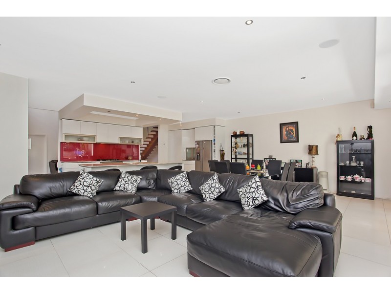 8002B Vista Drive, Benowa QLD 4217