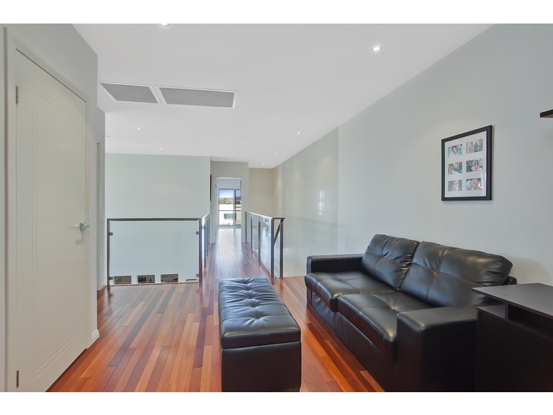 8002B Vista Drive, Benowa QLD 4217