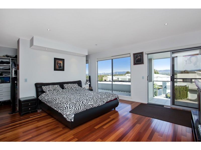 8002B Vista Drive, Benowa QLD 4217