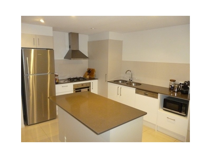 6/24-30 Tarcoola Crescent, Chevron Island QLD 4217