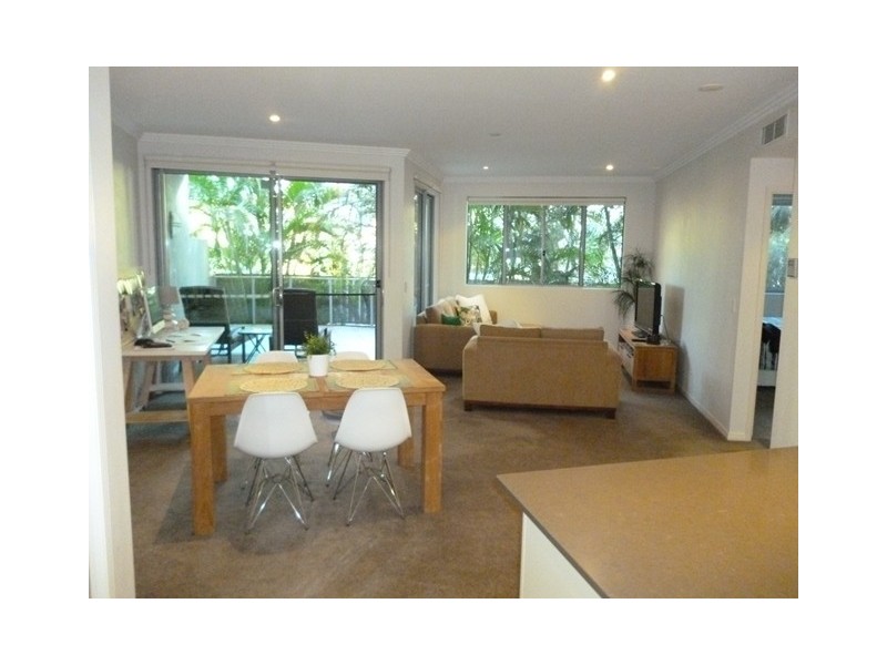 6/24-30 Tarcoola Crescent, Chevron Island QLD 4217