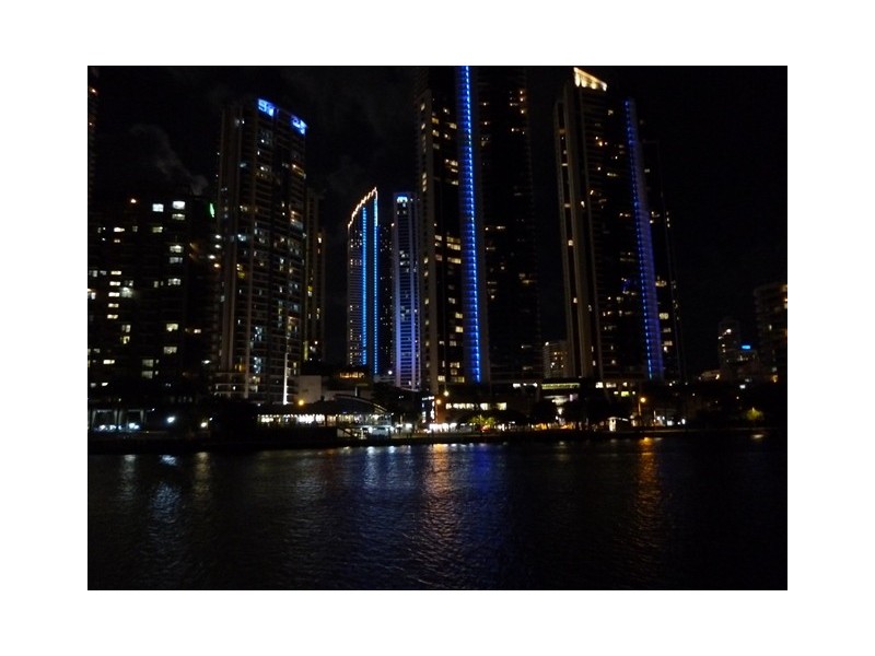 6/24-30 Tarcoola Crescent, Chevron Island QLD 4217