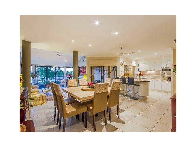 Villa 1 ‘Greystone’ Rhode Island, 125 Santa Cruz Blvd, Clear Island Waters QLD 4226