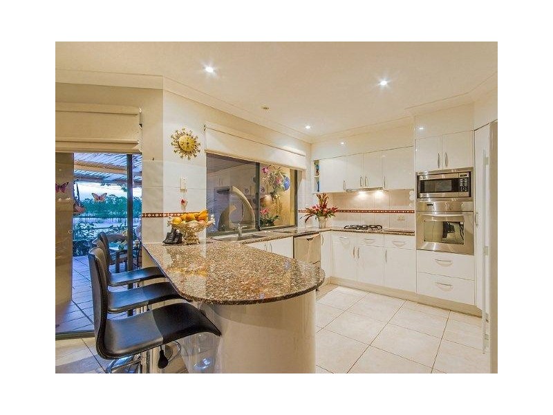 Villa 1 ‘Greystone’ Rhode Island, 125 Santa Cruz Blvd, Clear Island Waters QLD 4226