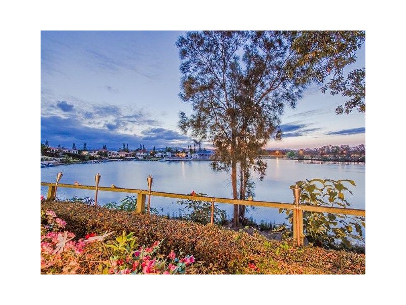 Villa 1 ‘Greystone’ Rhode Island, 125 Santa Cruz Blvd, Clear Island Waters QLD 4226