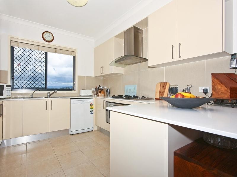 8 John Francis Drive, Carrara QLD 4211