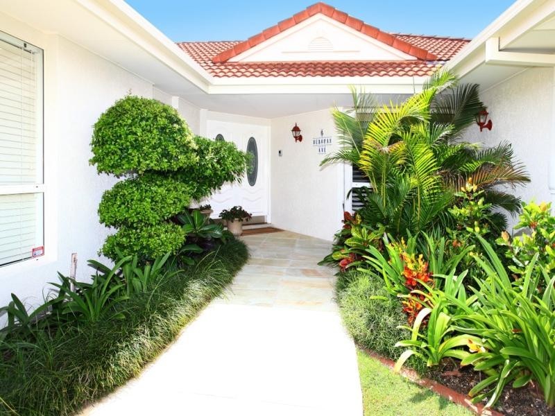 6 Deborah Avenue, Benowa Waters QLD 4217