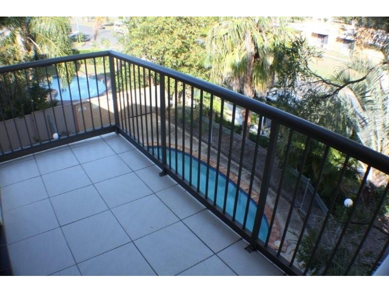 13/25 Ahern Street, Labrador QLD 4215