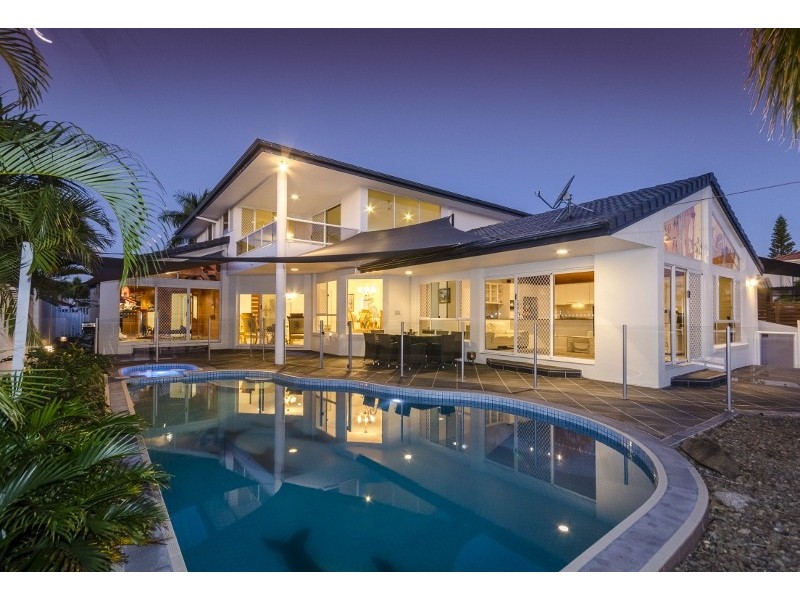31 San Simeon Drive, Clear Island Waters QLD 4226