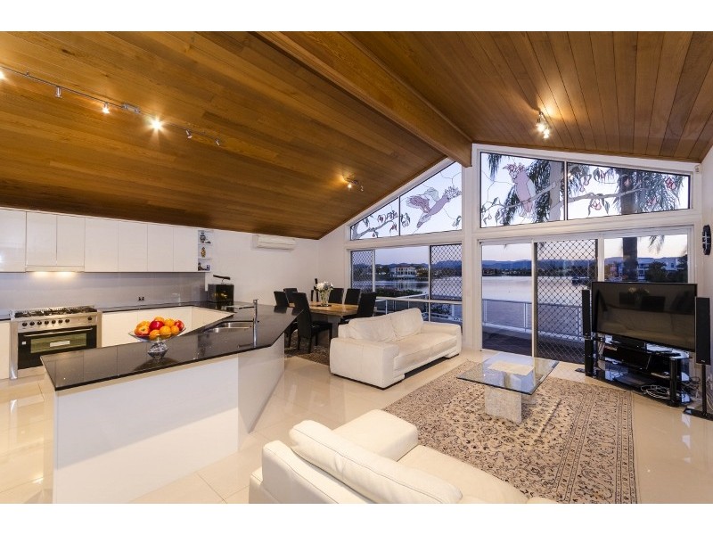 31 San Simeon Drive, Clear Island Waters QLD 4226