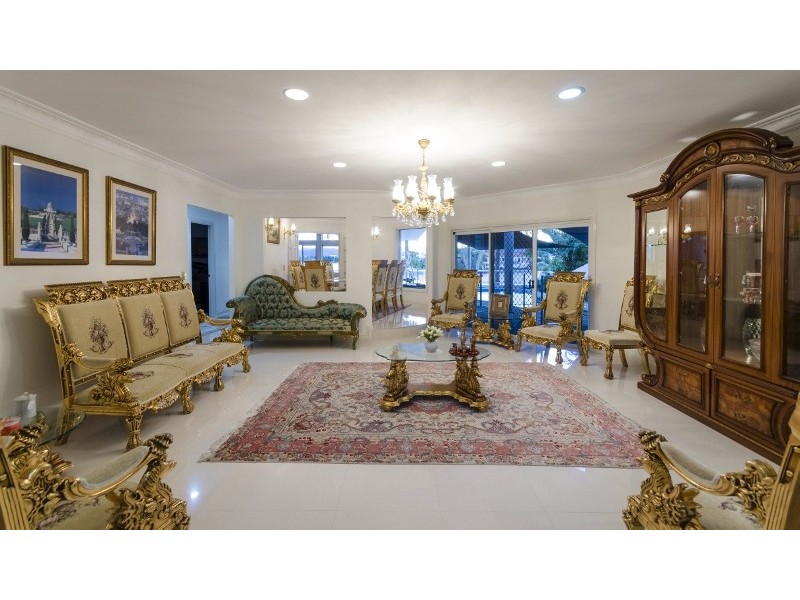 31 San Simeon Drive, Clear Island Waters QLD 4226