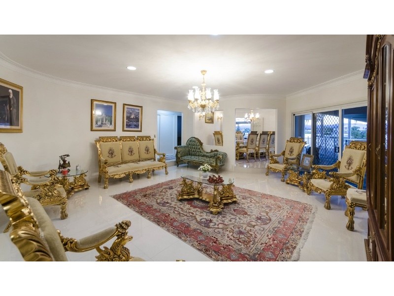 31 San Simeon Drive, Clear Island Waters QLD 4226