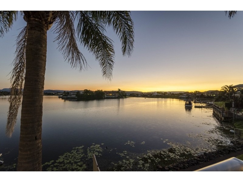 31 San Simeon Drive, Clear Island Waters QLD 4226