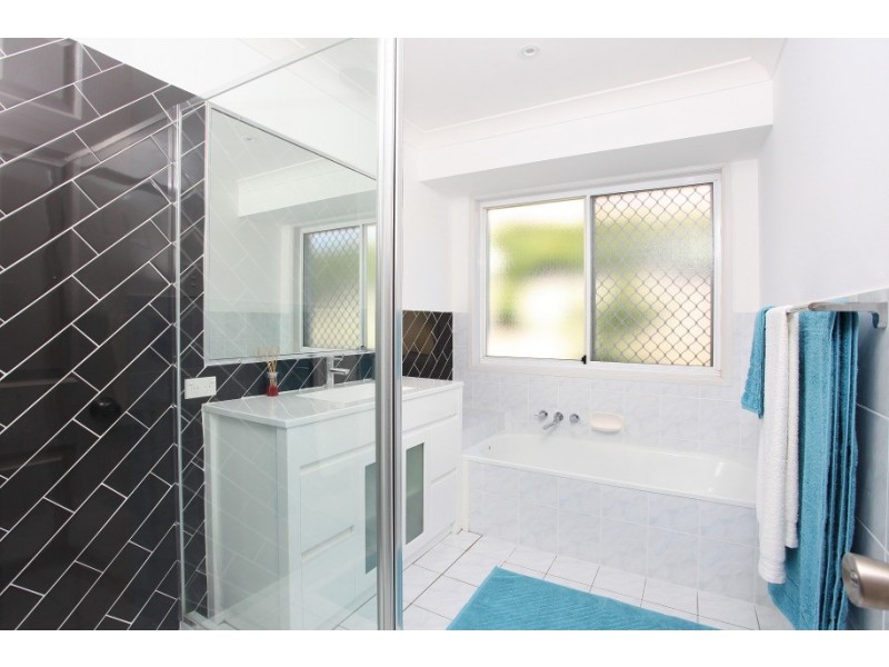 28 Mornington Terrace, Robina QLD 4226