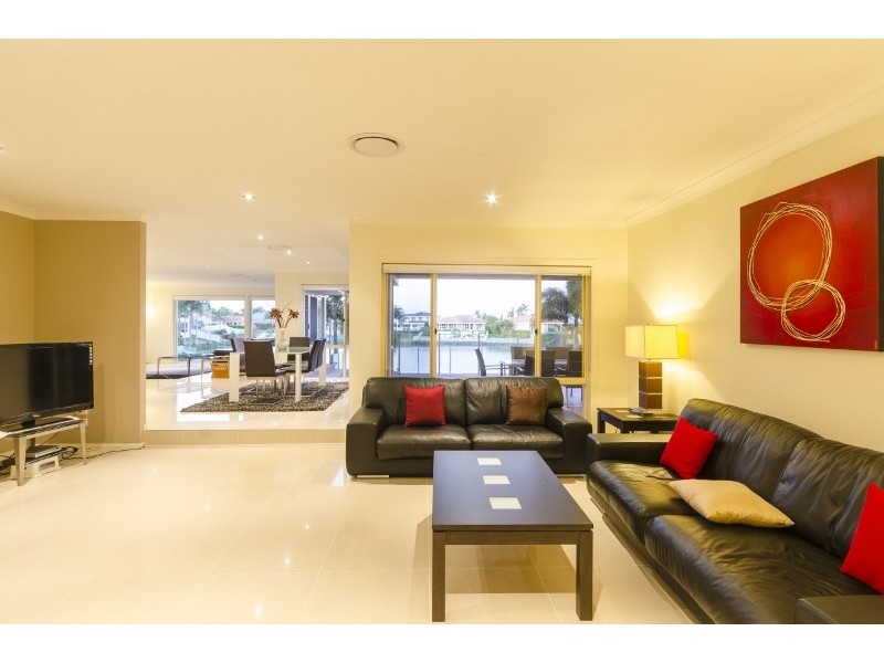 8 Key Largo, Clear Island Waters QLD 4226