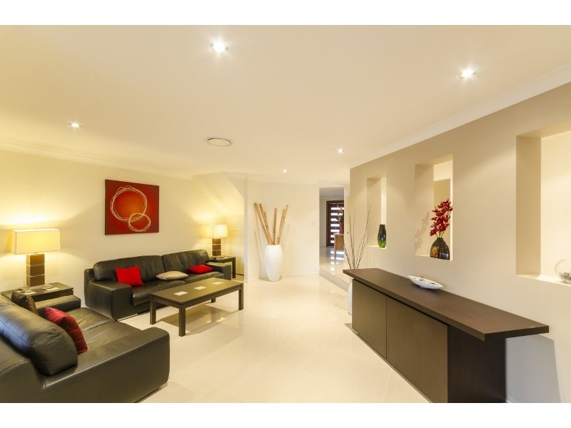 8 Key Largo, Clear Island Waters QLD 4226