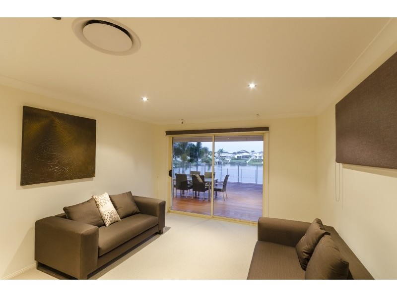 8 Key Largo, Clear Island Waters QLD 4226