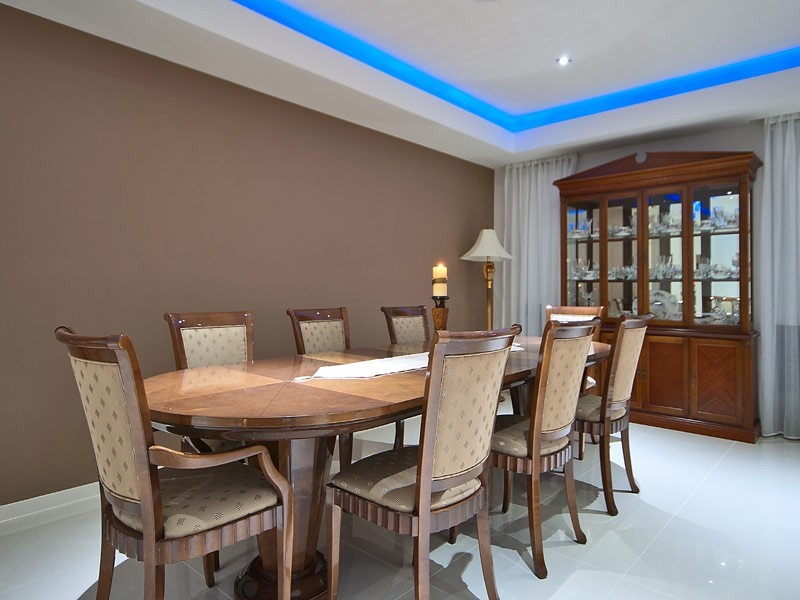 9 Lotus Key, Broadbeach Waters QLD 4218