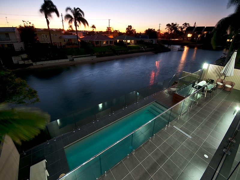 9 Lotus Key, Broadbeach Waters QLD 4218