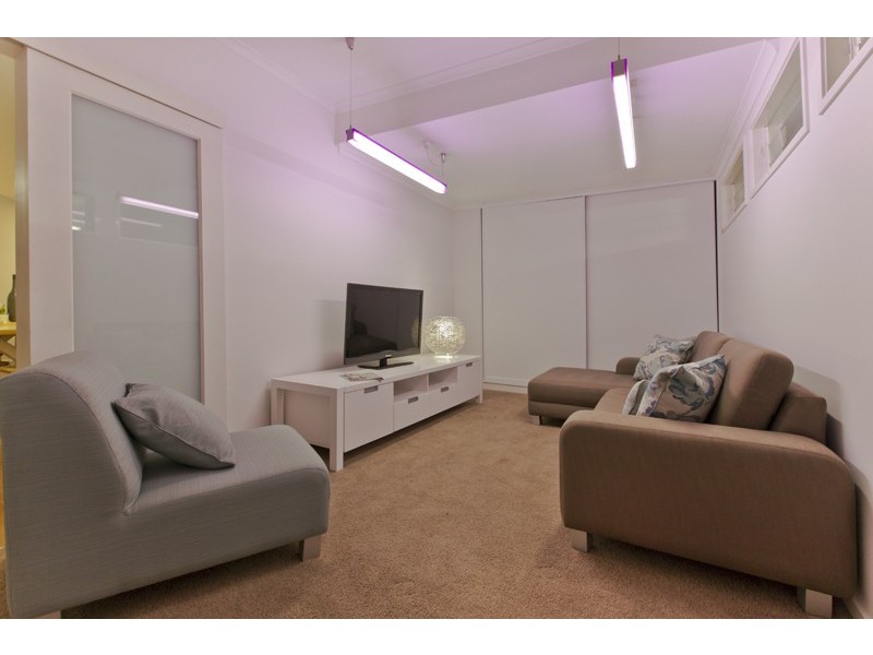 1/55 Cronin Avenue, Main Beach QLD 4217