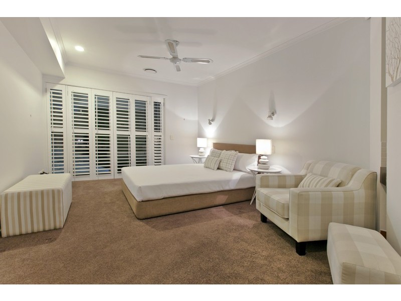 1/55 Cronin Avenue, Main Beach QLD 4217