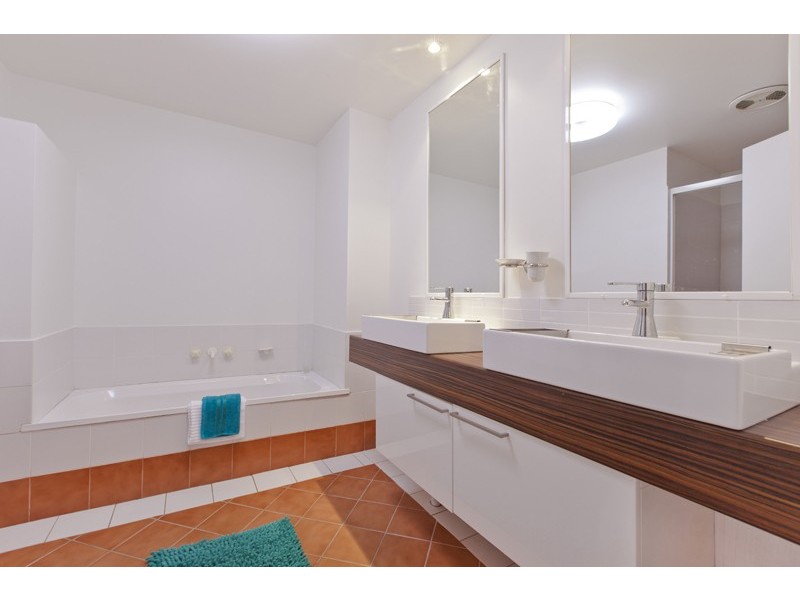 1/55 Cronin Avenue, Main Beach QLD 4217