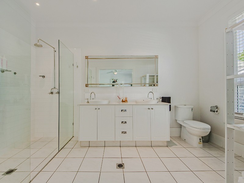 5 Kapala Street, Southport QLD 4215