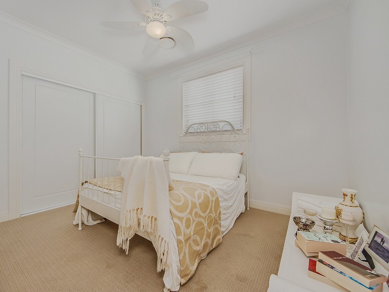 5 Kapala Street, Southport QLD 4215