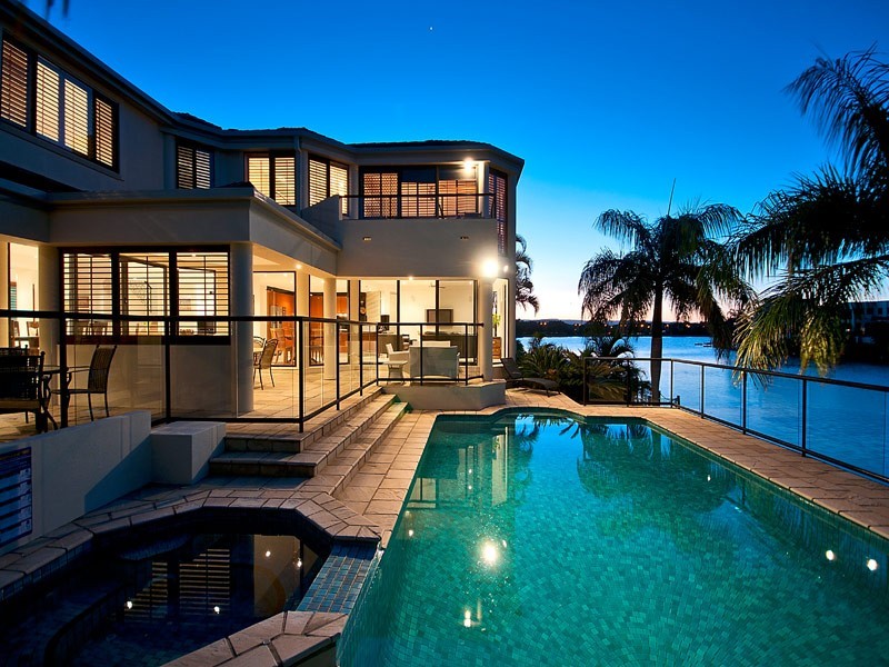 13 Staysail Crescent, Clear Island Waters QLD 4226