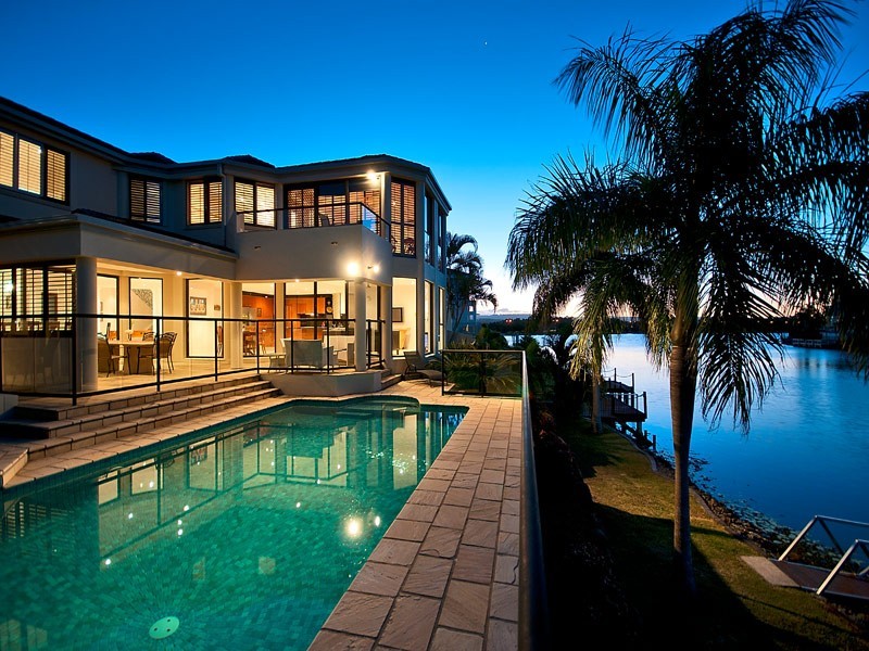 13 Staysail Crescent, Clear Island Waters QLD 4226