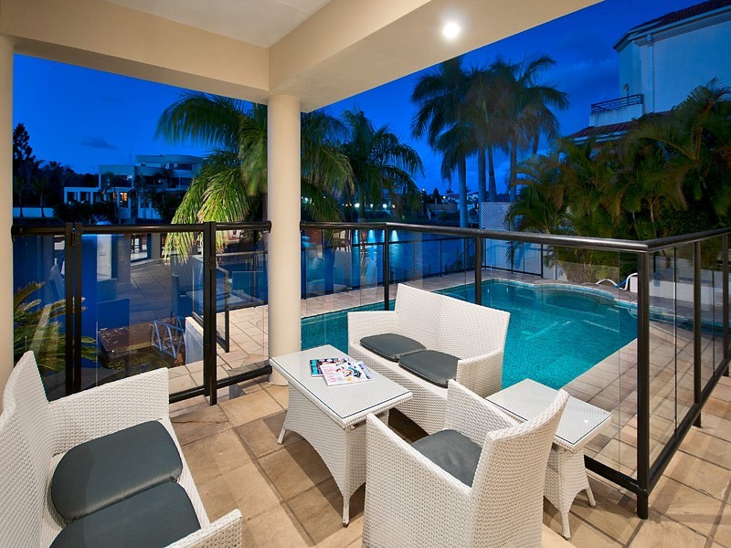 13 Staysail Crescent, Clear Island Waters QLD 4226