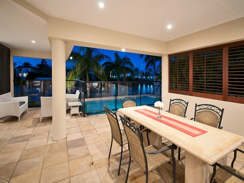 13 Staysail Crescent, Clear Island Waters QLD 4226