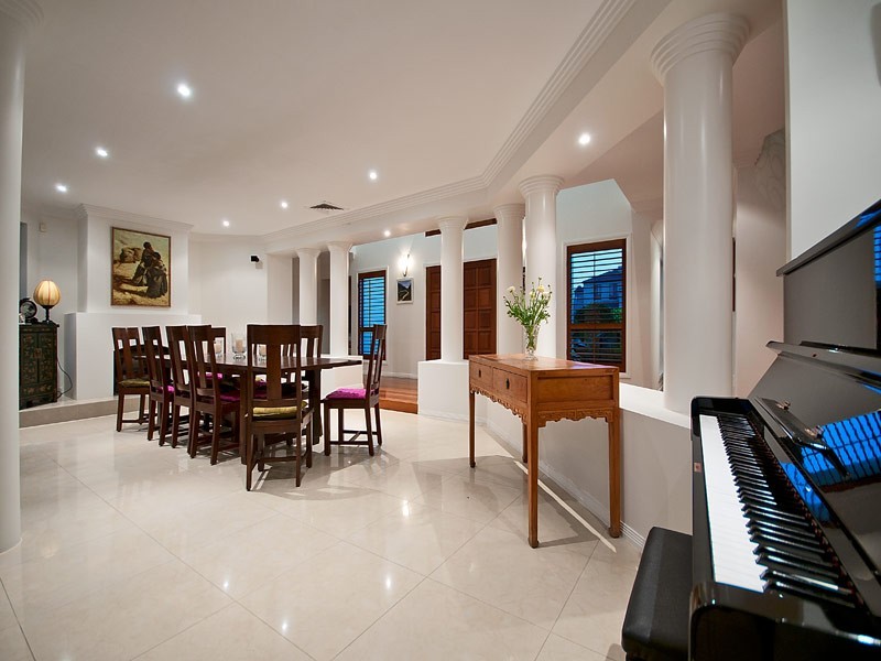 13 Staysail Crescent, Clear Island Waters QLD 4226