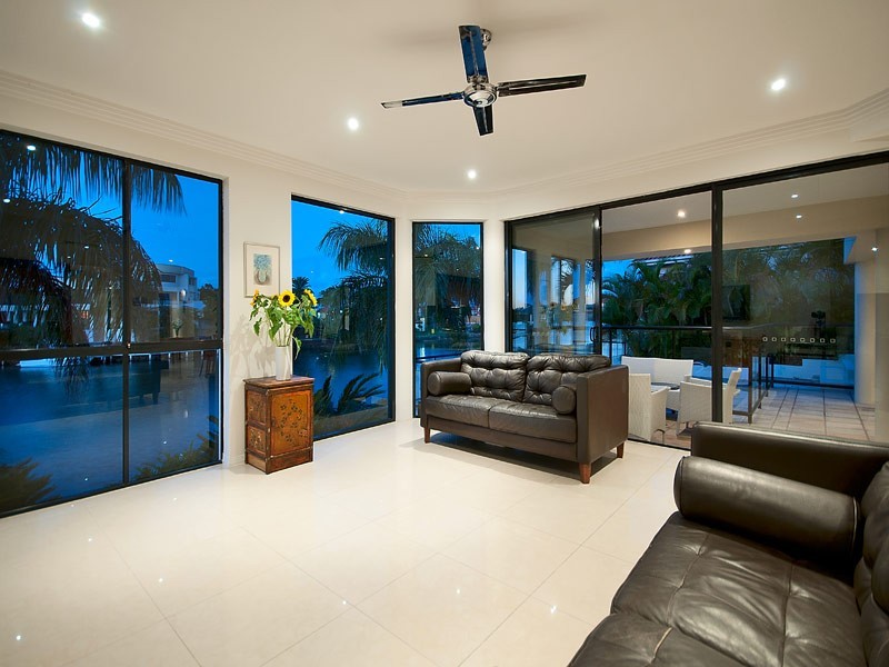 13 Staysail Crescent, Clear Island Waters QLD 4226