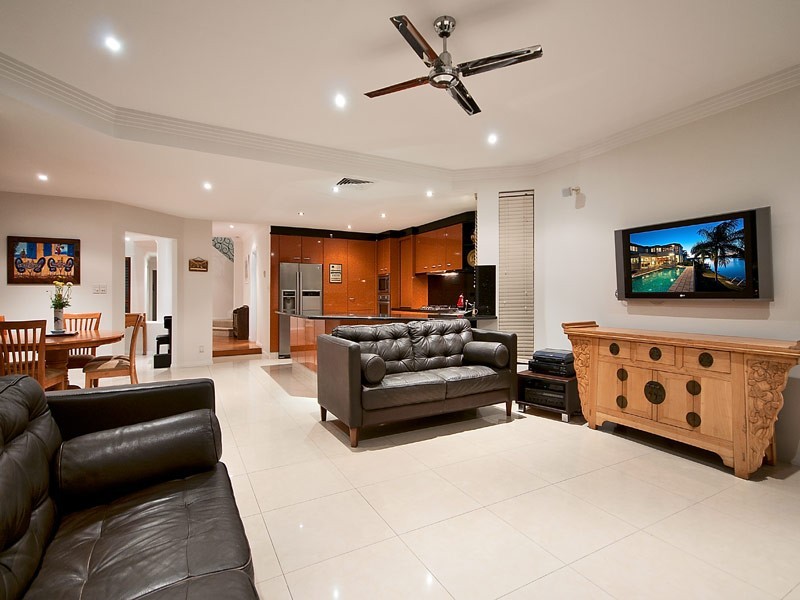 13 Staysail Crescent, Clear Island Waters QLD 4226