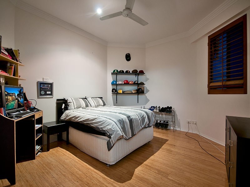 13 Staysail Crescent, Clear Island Waters QLD 4226