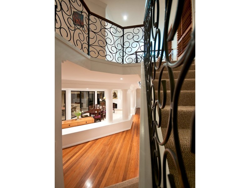 13 Staysail Crescent, Clear Island Waters QLD 4226