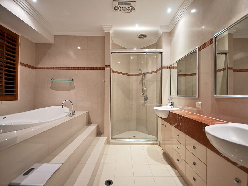 13 Staysail Crescent, Clear Island Waters QLD 4226