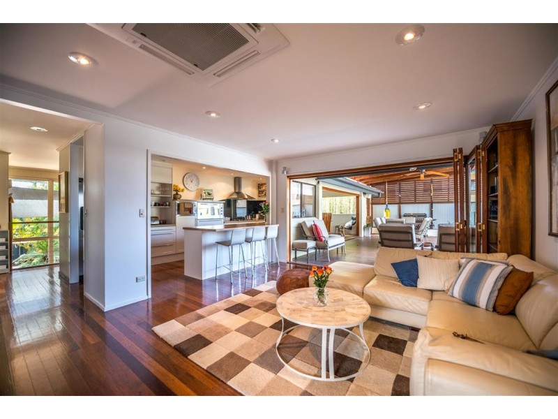 184 Heeb Street, Benowa QLD 4217