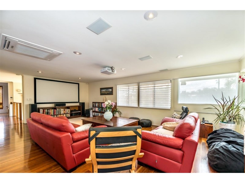 184 Heeb Street, Benowa QLD 4217