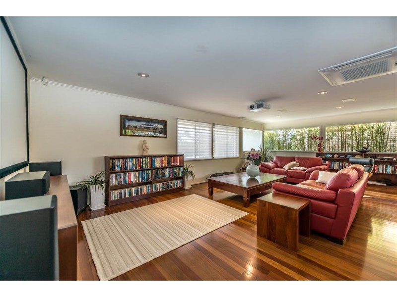 184 Heeb Street, Benowa QLD 4217